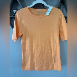 J. Crew Women's Perfect Fit Short Sleeve Tee in Orange. NWT. Size medium